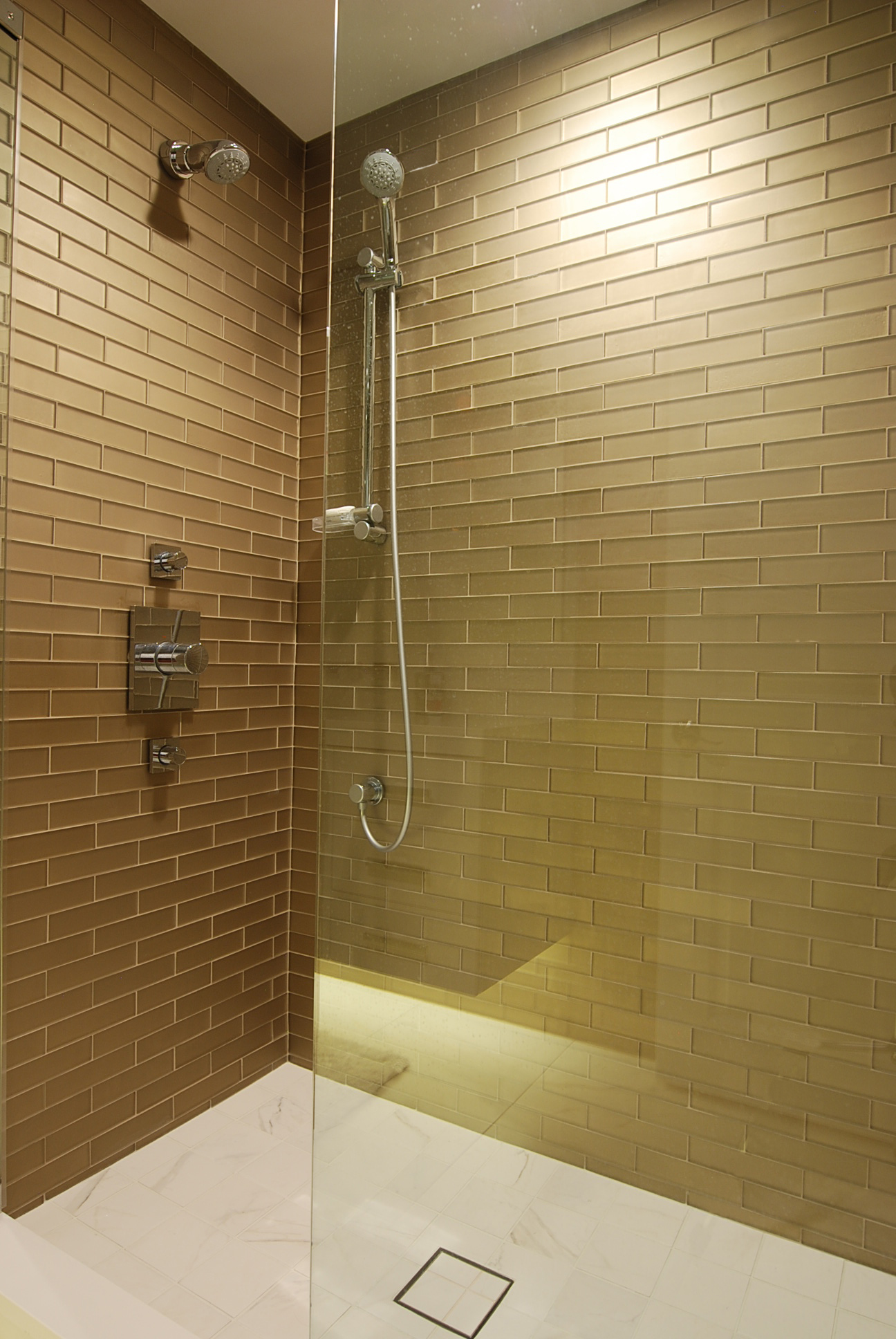 Bathroom Remodeling Tips for Choosing Tile for Your Shower