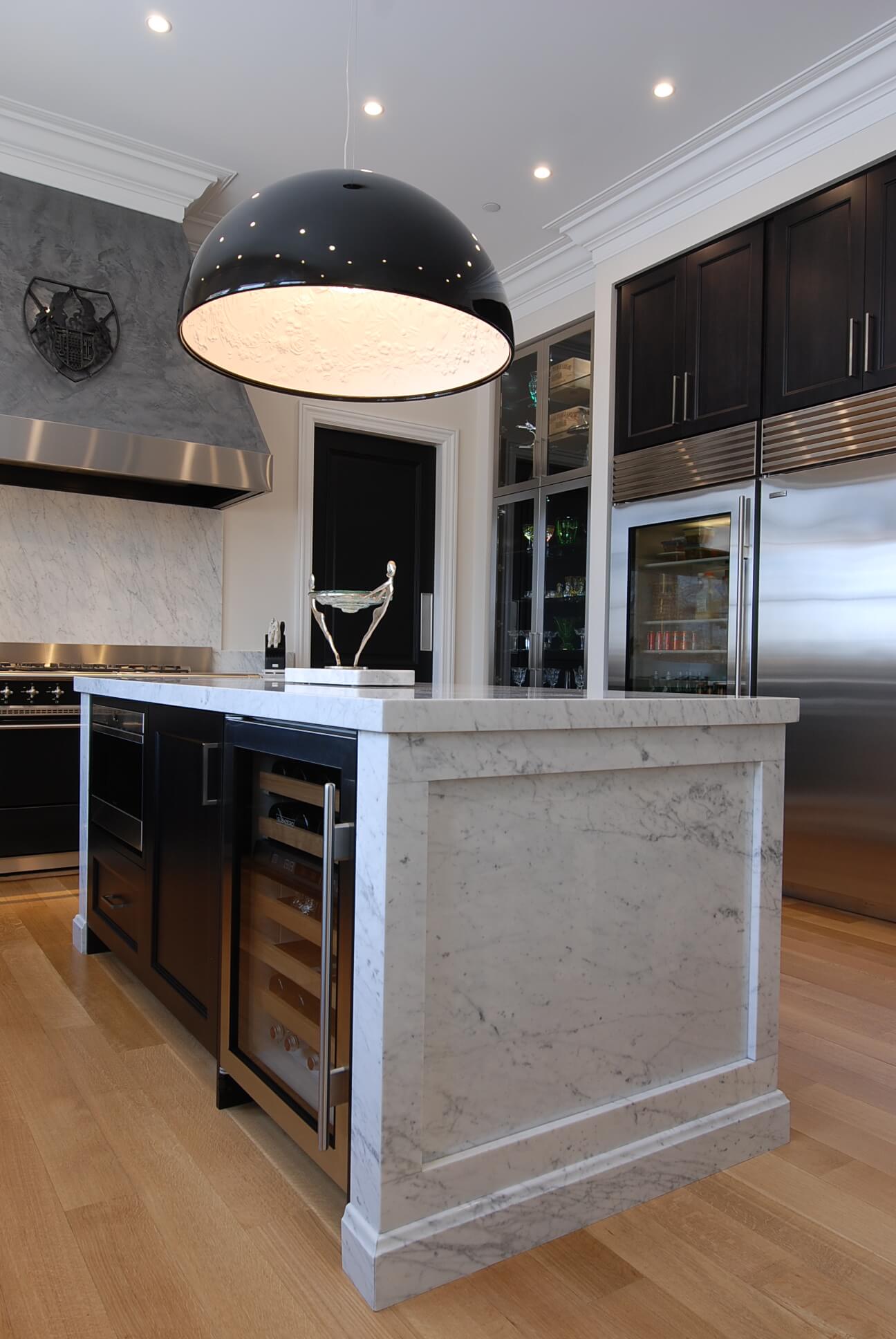 marble kitchen island