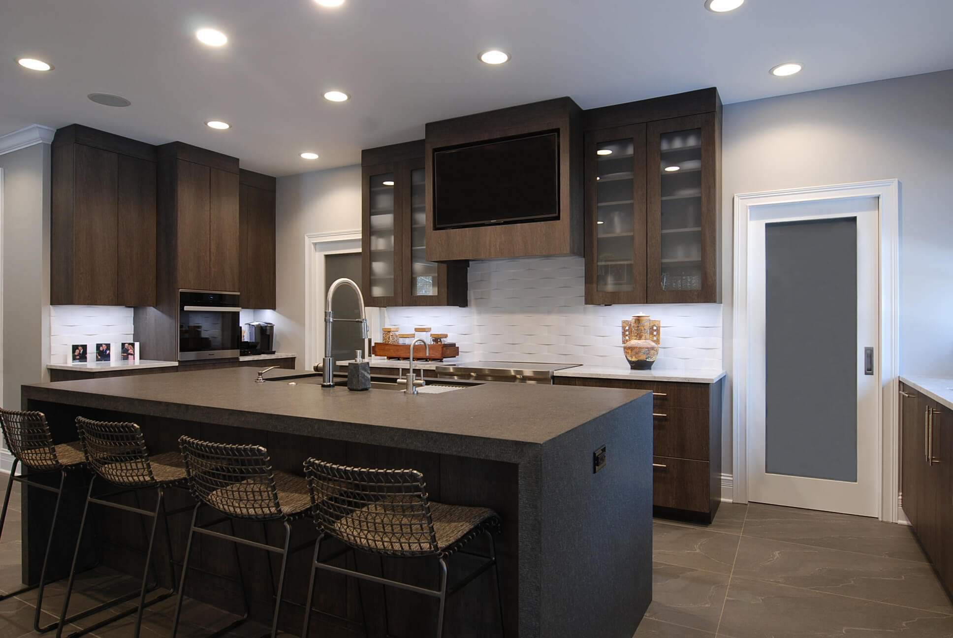 Navy Blue Shaker Frameless Kitchen Cabinets